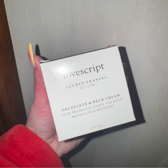Décolleté & neck cream - Picture 1 of 3